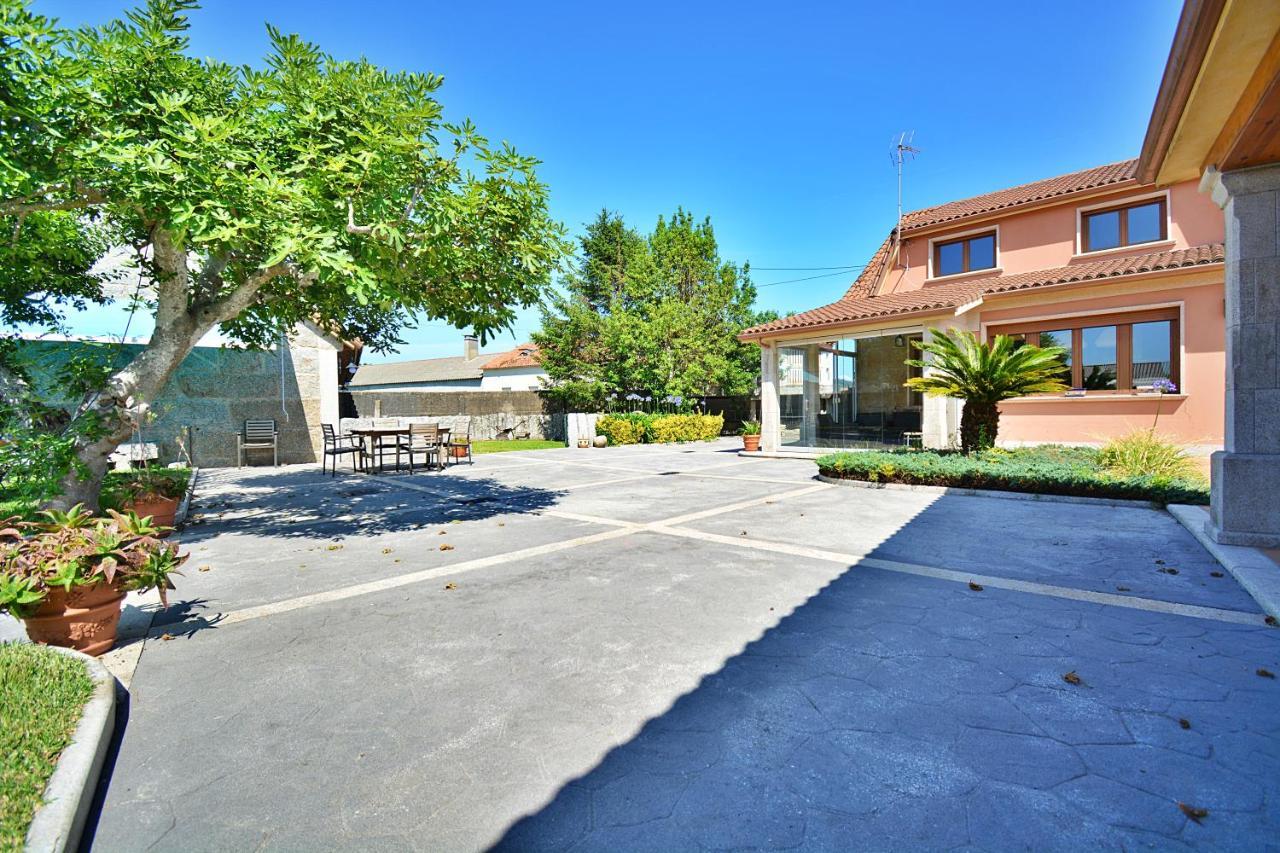 Galihost - Casa Con Precioso Jardin En Vilanova De Arousa ภายนอก รูปภาพ